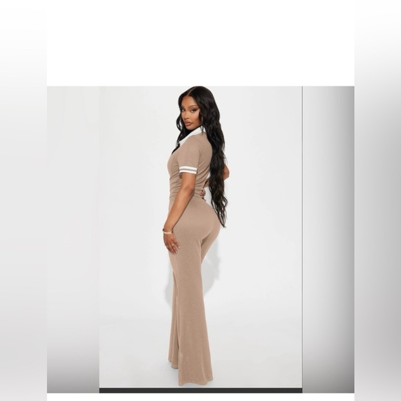 NWT Fashion Nova Tan & White Knit Collared Shortsleeve Jumpsuit 🛍️ - Picture 3 of 3